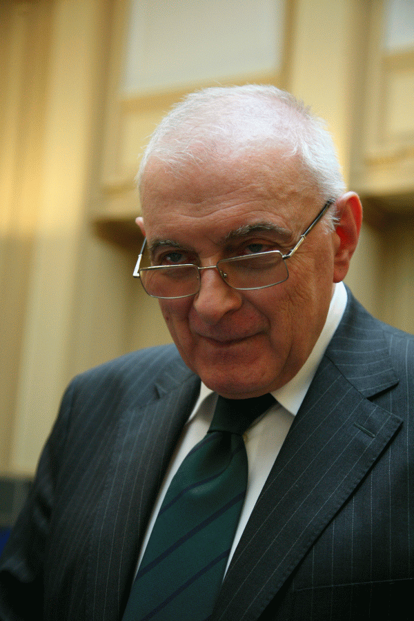 "Băncile româneşti cu capital grecesc nu pot intra în carantină" "Băncile româneşti cu capital grecesc nu pot intra în carantină"